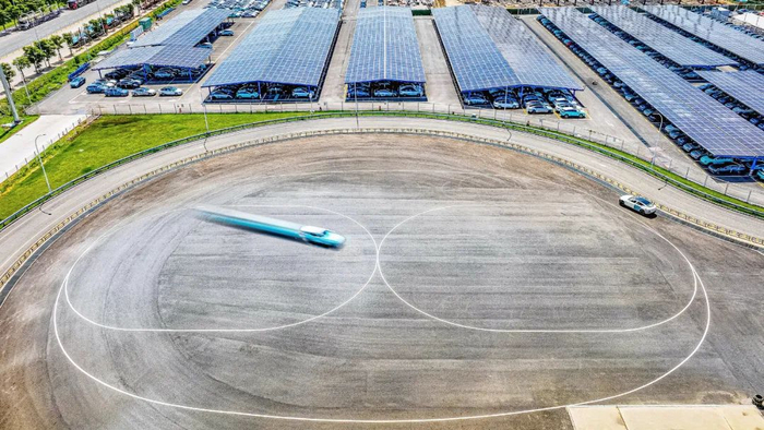 △小鹏汽车进行新车测试。