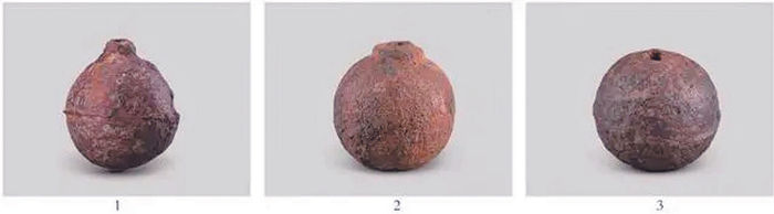     白帝城兵器埋藏坑里出土的铁火炮