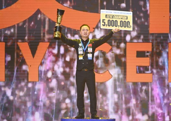 4月3日，在奥体中心举行的第十二届中式台球大师赛总决赛决赛中，楚秉杰21∶15战胜赵汝亮，夺得本届大师赛冠军。