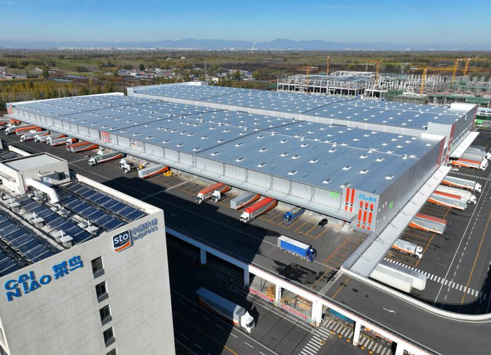 图为固安县申通快递北方总部基地。记者 刘向 摄