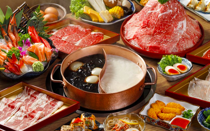 主打日本关东风格的寿喜烧及和牛放题。