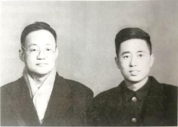 巴金与李致（资料图）