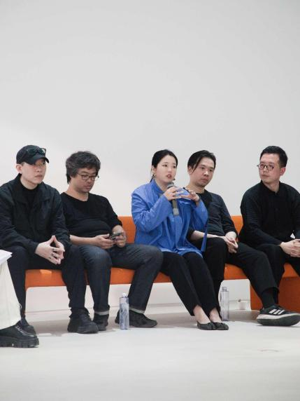 策展人张红雷发言此次艺术季中,narture艺术团体兼具联合主办方及参展