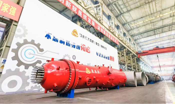 图为潞安化工机械集团核心产品晋华炉