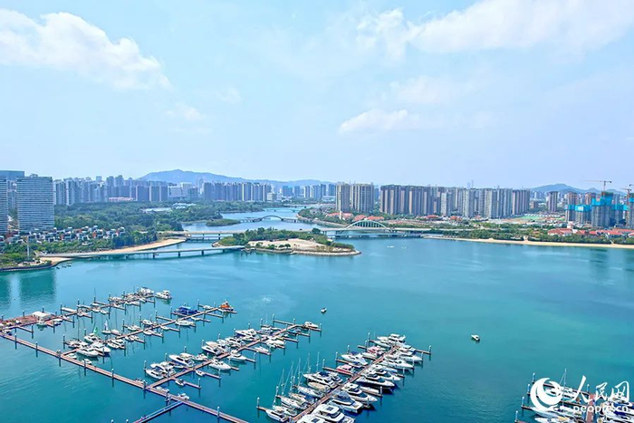 厦门五缘湾碧波荡漾。人民网 李昌乾摄