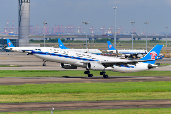 南航空客A330飞机。（南方航空供图 褚文铭 摄）