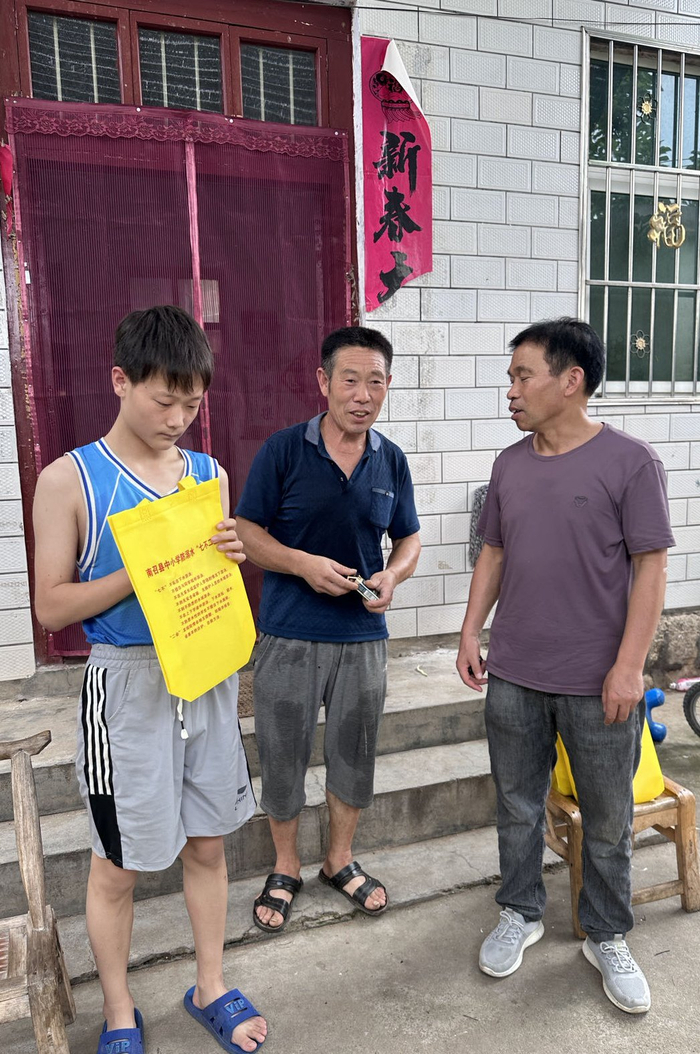 积极培育青年教师