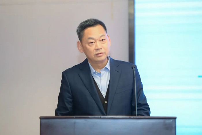 中国银行业协会党委书记、专职副会长邢炜致辞