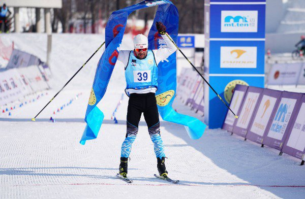 2023年哈尔滨成功举办全国冬季铁人三项锦标赛。（资料图）