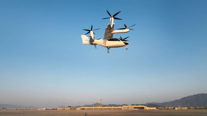 时的科技E20 eVTOL在横店通用机场首轮飞行测试。图/时的科技微信公众号
