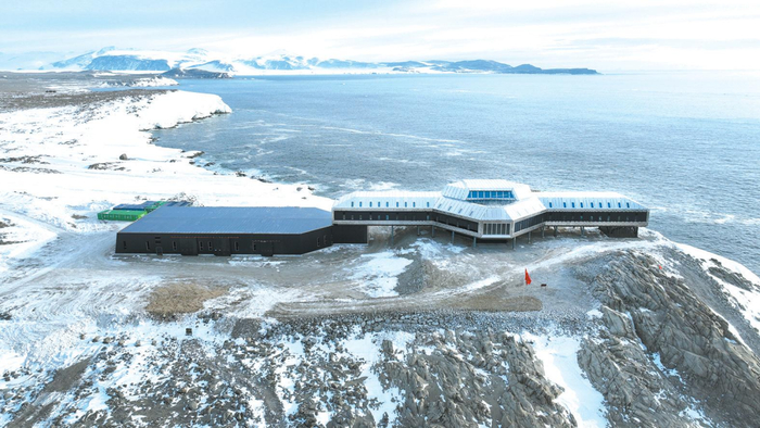 中国南极秦岭站。祝贺 摄