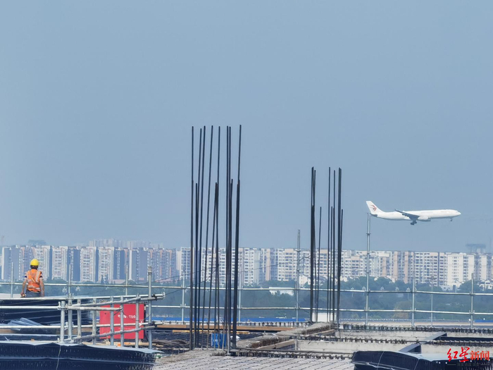 ▲顺丰西部航空货运枢纽项目施工现场