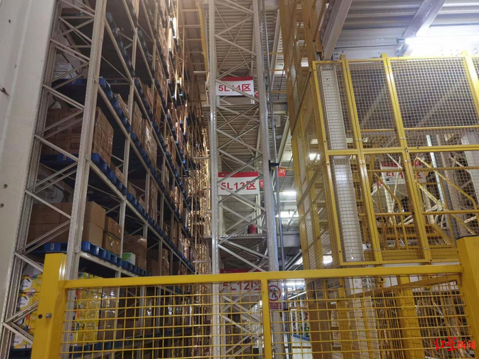 ▲京东物流立体仓库