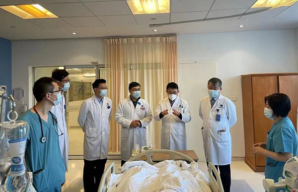 北京和睦家多学科打破常规 两大手术并行助79岁偏瘫老人恢复行走_新浪