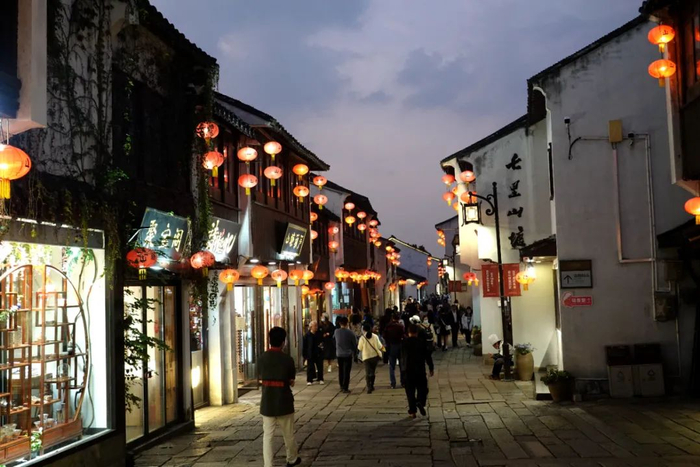 2021年10月，苏州山塘街；摄影/余乐