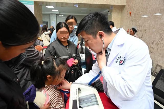 上海市儿童医院国家临床重点专科重症医学昭通分中心及四个专家工作站落户昭通市第一人民医院