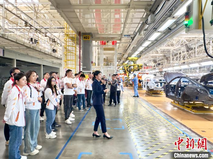 访闽团一行参观上汽乘用车宁德基地。吴允杰 摄