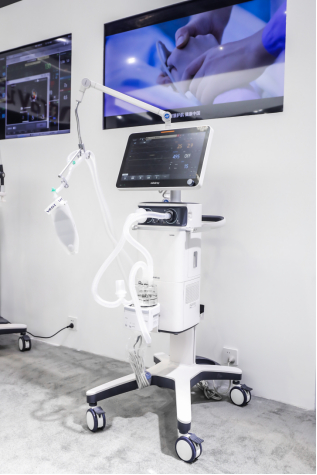 （图：SV900重症呼吸机）