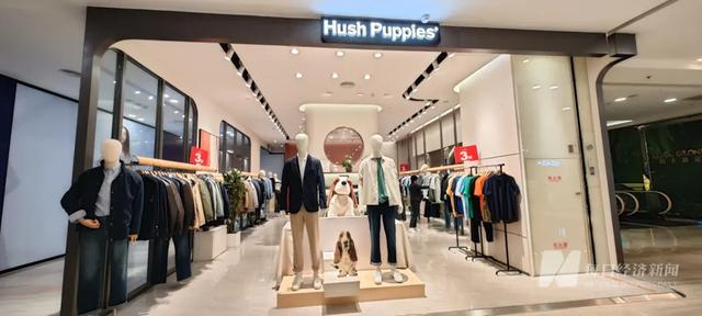 暇步士坐落在高档商圈的店铺 图片来源：每经记者 杜蔚 摄