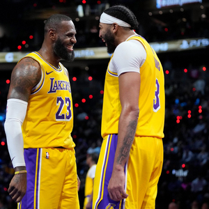 詹姆斯与浓眉联手发威