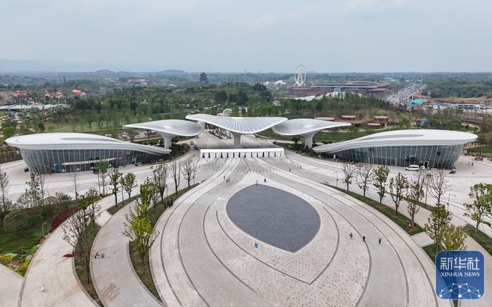 成都世园会主会场入口(4月12日摄,无人机照片).新华社记者 王曦 摄