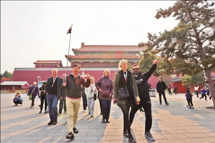 入境旅游团在故宫游览 中国旅游报记者 陈晨 摄
