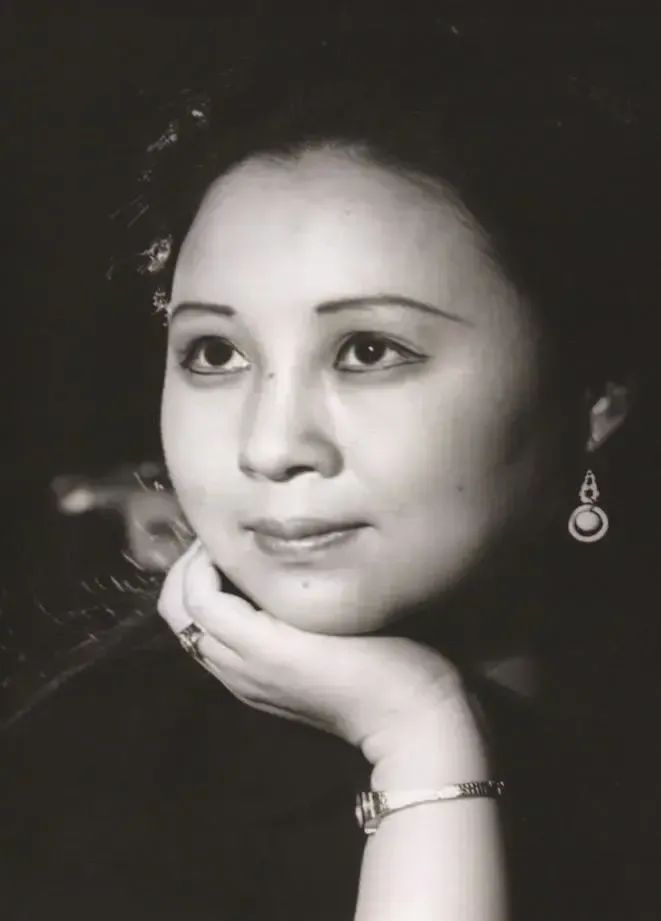 早期的琼瑶/图源：琼瑶自传《我的故事》