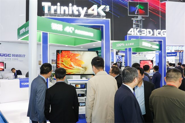 △Trinity 4K³锐视超高清内窥镜成像系统