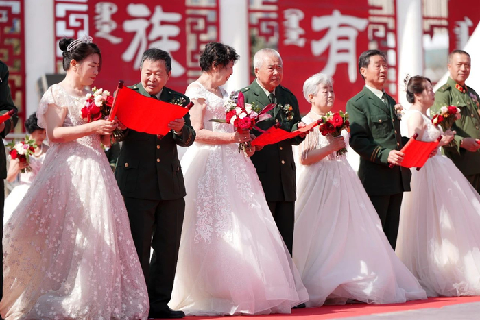 退役军人集体婚礼现场