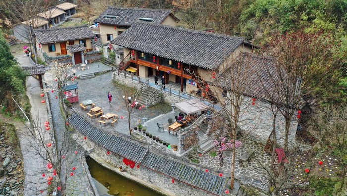 这是陇南市康县岸门口镇朱家沟村的五福临门民宿.新华社记者 陈斌 摄