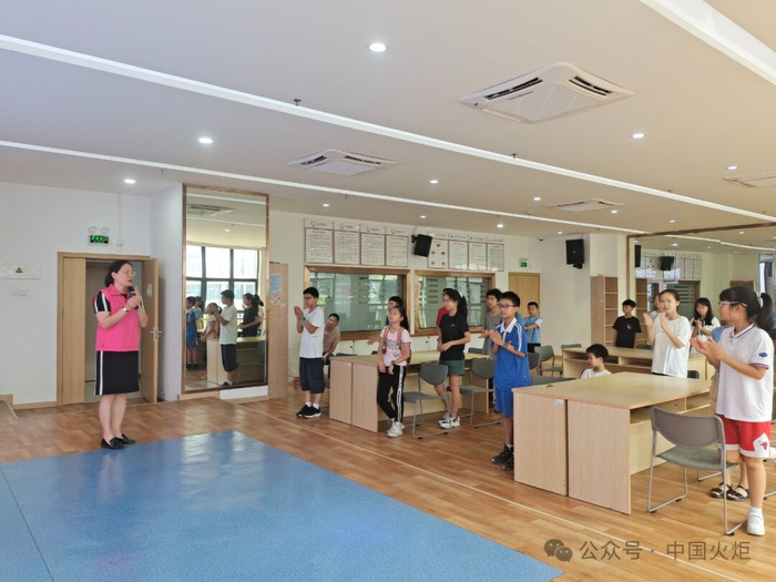 4月13日,宝安区松岗街道溪头社区关工委联合社区团委举办了一场旨在