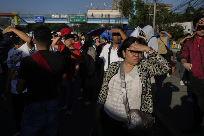 ▲菲律宾国家气象局表示，由于厄尔尼诺现象，部分地区酷热指数达到45℃ 据视觉中国