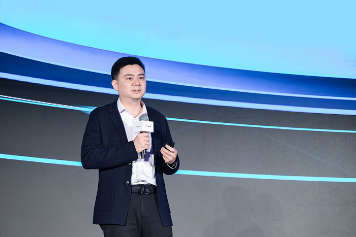百度智能云泛科技行业解决方案总经理康盛