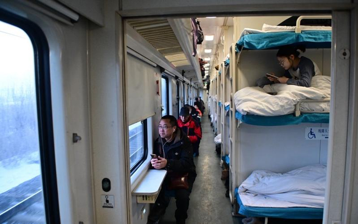 ▲资料图：火车卧铺坐席仍存在“僧多粥少”的问题。图/IC photo
