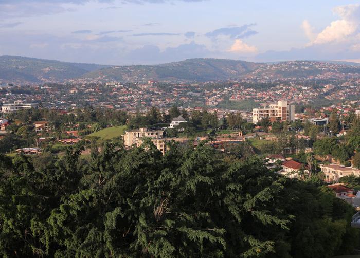   这是4月4日在卢旺达首都基加利拍摄的城市景观。新华社记者董江辉摄
