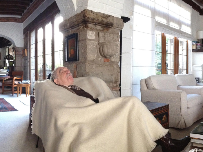 正在午睡的马尔克斯