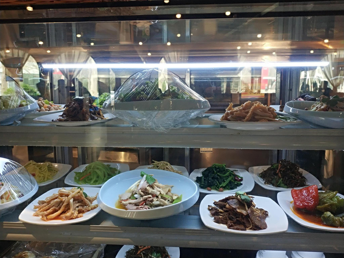 西部马华牛肉面（总部基地店）内的凉菜未标明菜名和价格。