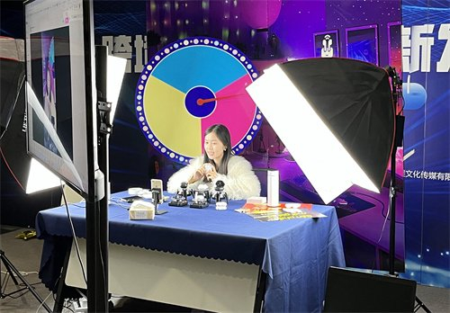 艾瓦特TikTok越南语带货直播