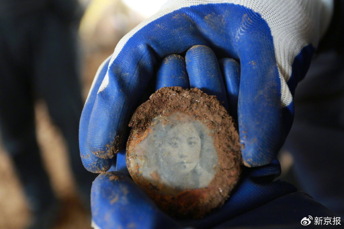 河北省沧州市肃宁县雪村战斗烈士墓出土的烈士遗物。杨进涛 摄