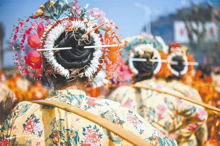 蟳埔簪花围火出圈（市文旅局 供图）