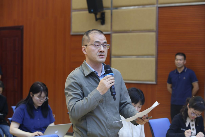 中国质量报记者提问