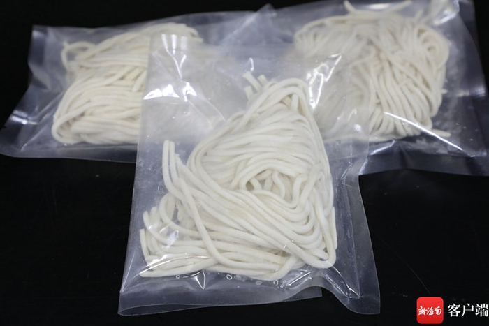 　　牛大力面条。记者 郑光平 摄