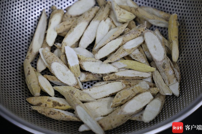 　　切片后的牛大力。记者 郑光平 摄