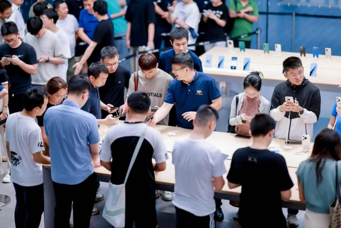 （首批进店顾客体验HUAWEI Pura系列产品）