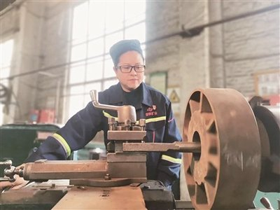 像海燕一样勇敢翱翔|铁矿|法兰|张海燕_新浪新闻