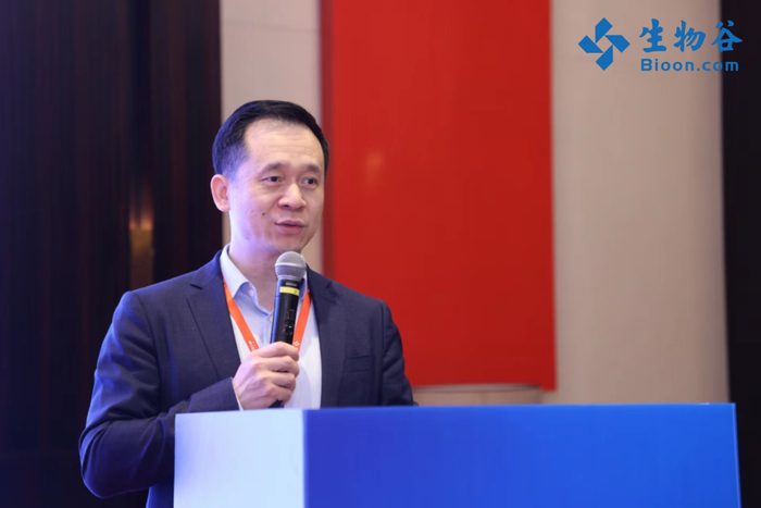 郑磊教授发表演讲