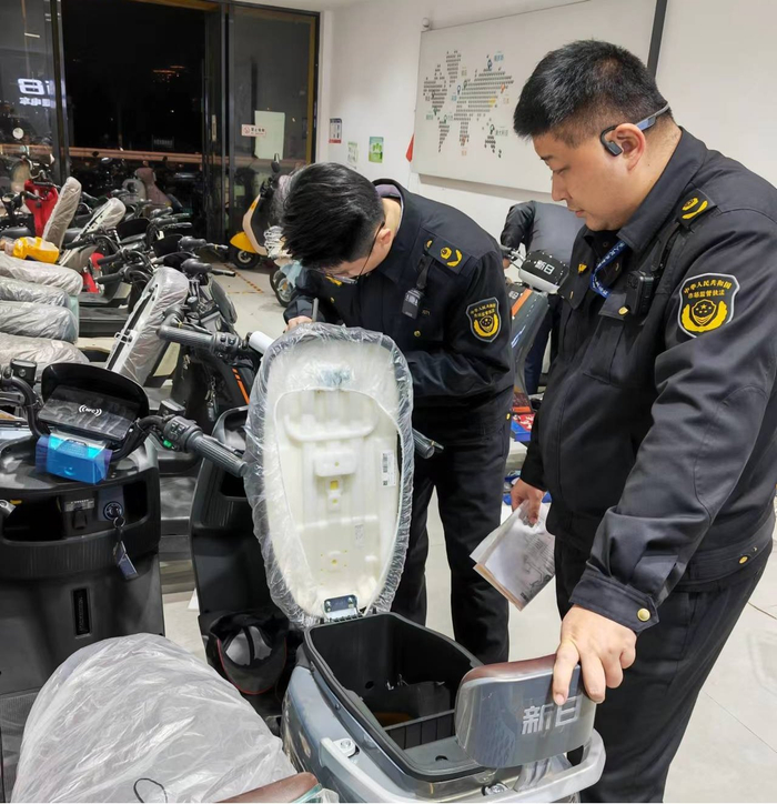 执法检查现场。