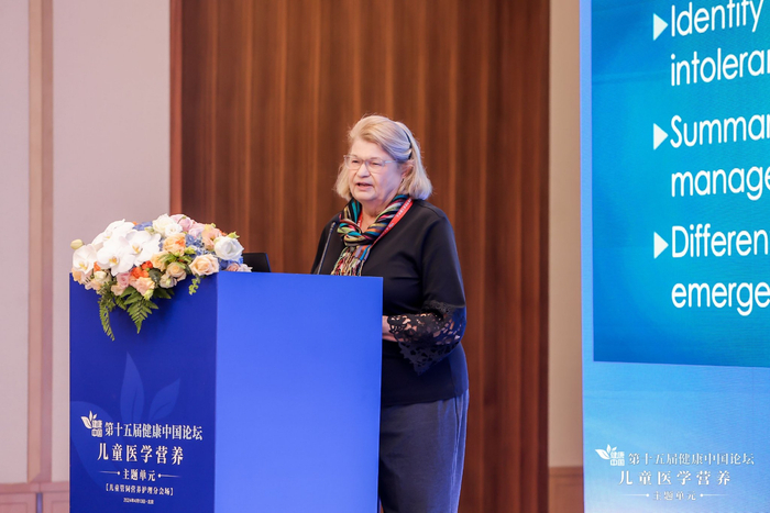 美国堪萨斯城儿童仁爱医院营养护士、美国肠外肠内营养学会（ASPEN）前理事会成员Beth Lyman教授