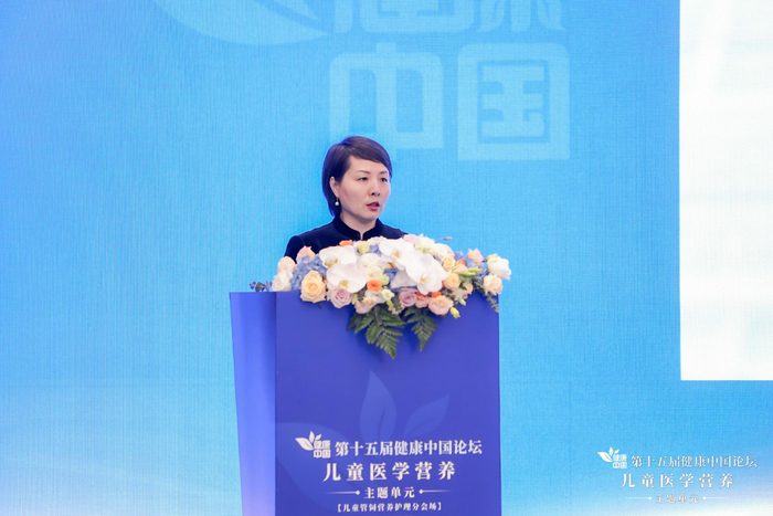 国家儿童医学中心、上海交通大学医学院附属上海儿童医学中心副院长、临床营养学科带头人洪莉教授