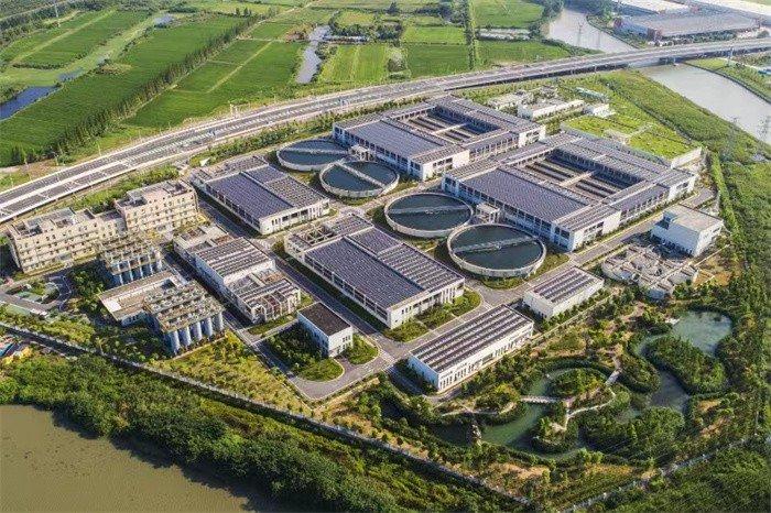 图片说明：苏伊士与合作伙伴在中国投资建设的污水处理厂